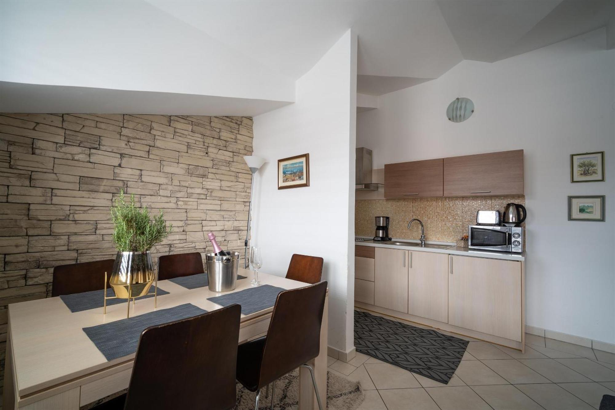 Apartments Valbruna Rovinj Buitenkant foto